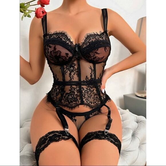 Sexy Sheer Lace Lingerie Set with Leg rings - Picture 5 of 8